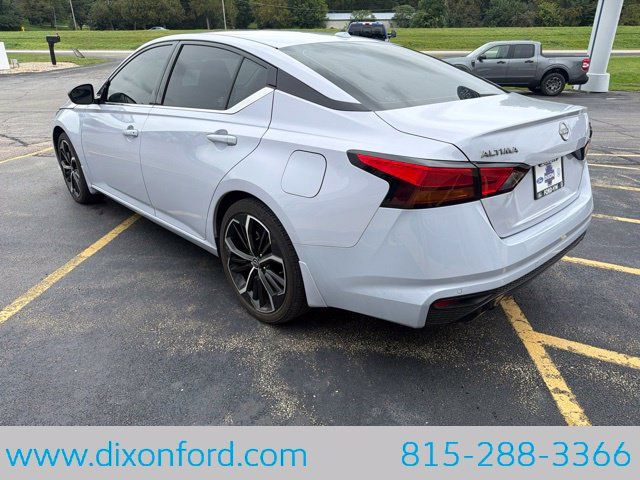 Used 2024 Nissan Altima 2.5 SR w/ SR Premium Package FWD image 7