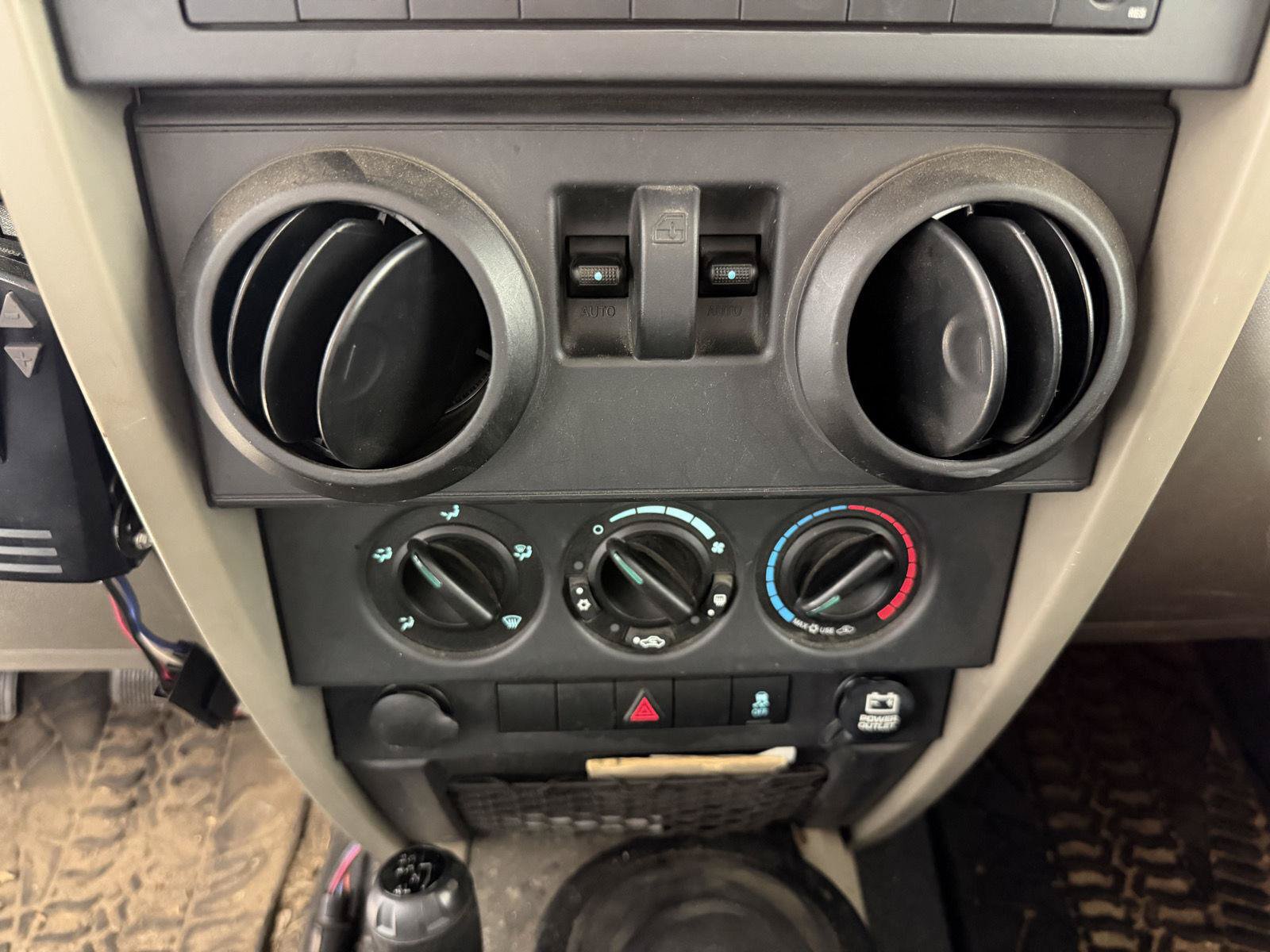 Used 2010 Jeep Wrangler Sport AWD/4WD image 21