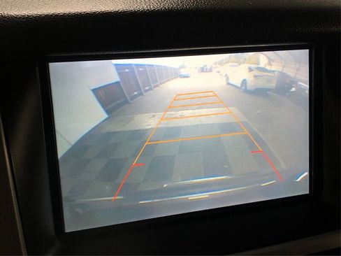 Used 2015 GMC Yukon XL SLT w/ HD Trailering Package image 24