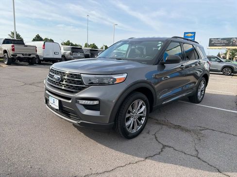 Used 2022 Ford Explorer XLT w/ Equipment Group 202A AWD/4WD image 7