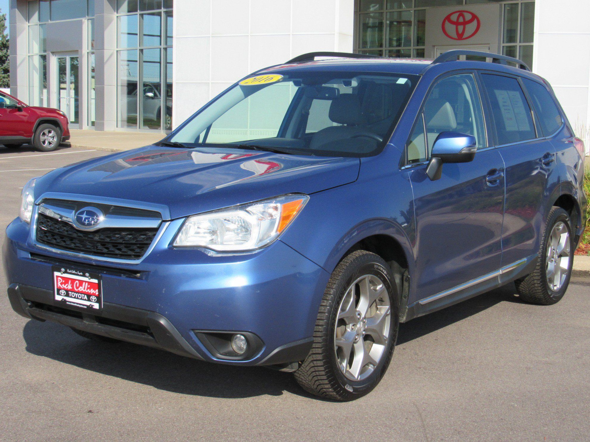 Used 2016 Subaru Forester 2.5i Touring w/ Eyesight & Navigation System AWD/4WD image 2