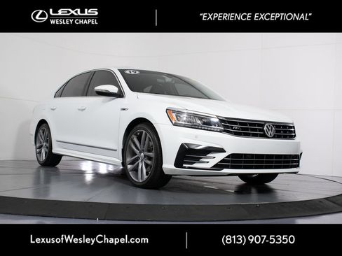 Used 2019 Volkswagen Passat 2.0T SE R-Line FWD image 1