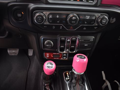 Used 2022 Jeep Wrangler Unlimited Rubicon w/ Cold Weather Group image 21