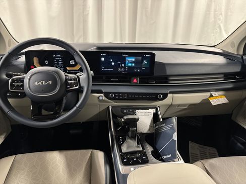 New 2026 Kia Carnival EX FWD image 4