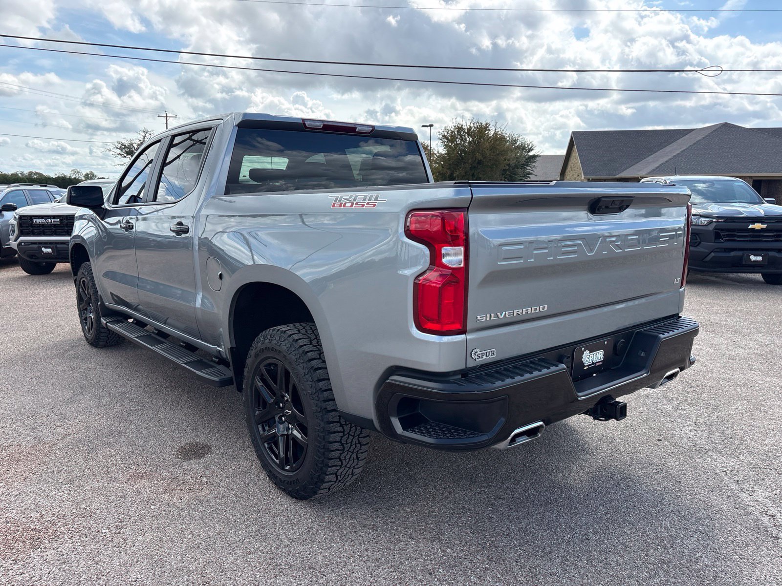 Used 2025 Chevrolet Silverado 1500 LT Trail Boss w/ Protection Package AWD/4WD image 4