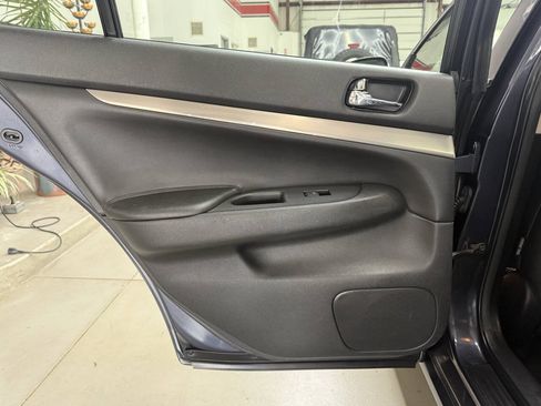 Used 2011 INFINITI G25 x w/ Moonroof Pkg AWD/4WD image 12