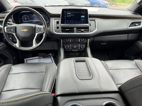 Used 2022 Chevrolet Suburban Premier AWD/4WD image 10