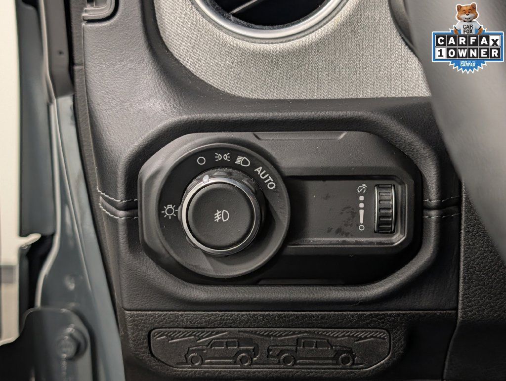 Used 2026 Jeep Wrangler Unlimited Sahara AWD/4WD image 25