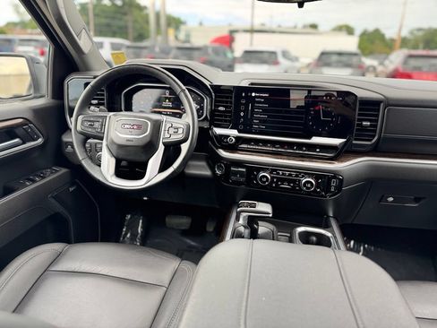 Used 2026 GMC Sierra 1500 Elevation w/ Elevation Premium Package AWD/4WD image 12
