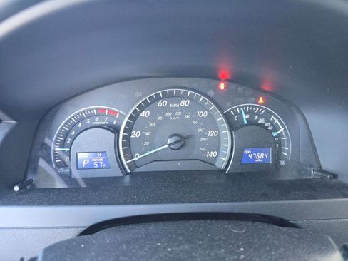 Used 2015 Toyota Camry LE image 16