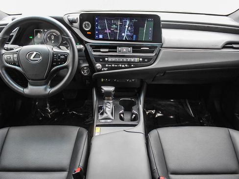 Used 2025 Lexus ES 300h w/ Premium Package image 12