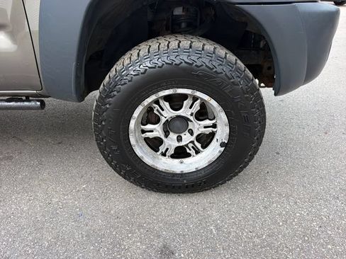 Used 2011 Toyota Tacoma 4x4 Double Cab w/ Towing Pkg image 26