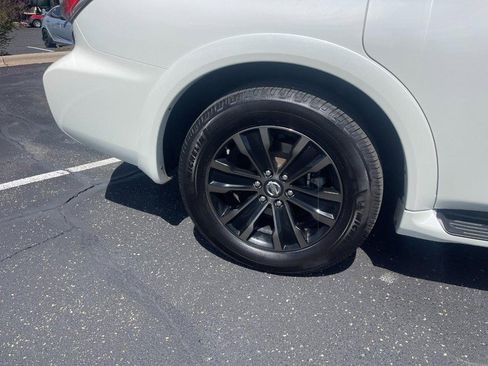 Used 2019 Nissan Armada Platinum AWD/4WD image 9