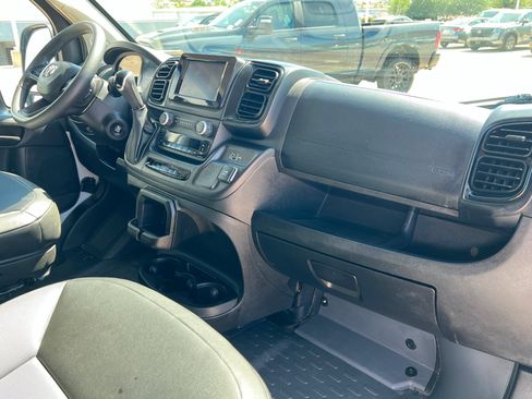 Used 2024 RAM ProMaster 2500 w/ Convenience Group FWD image 23