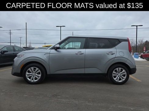 Used 2022 Kia Soul LX w/ Technology Package image 4