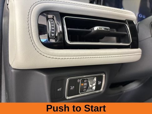 Used 2025 Lincoln Aviator Reserve w/ Equipment Group 201A AWD/4WD image 11