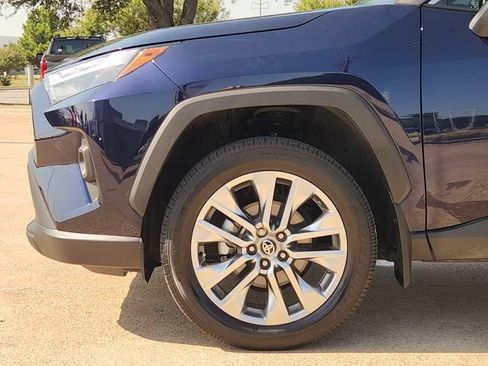 Used 2025 Toyota RAV4 XLE Premium FWD image 5