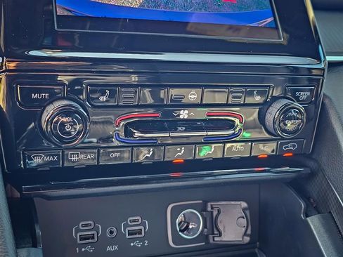 New 2025 Jeep Grand Cherokee L Altitude image 28