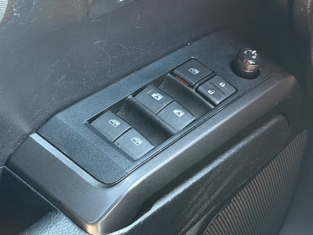 Used 2021 Toyota Tacoma TRD Off-Road AWD/4WD image 32