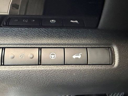 New 2026 Nissan Pathfinder SV w/ SV Premium Package FWD image 13