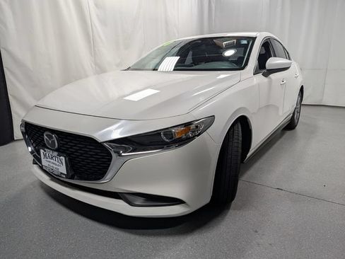 Used 2020 MAZDA MAZDA3 Sedan FWD image 8