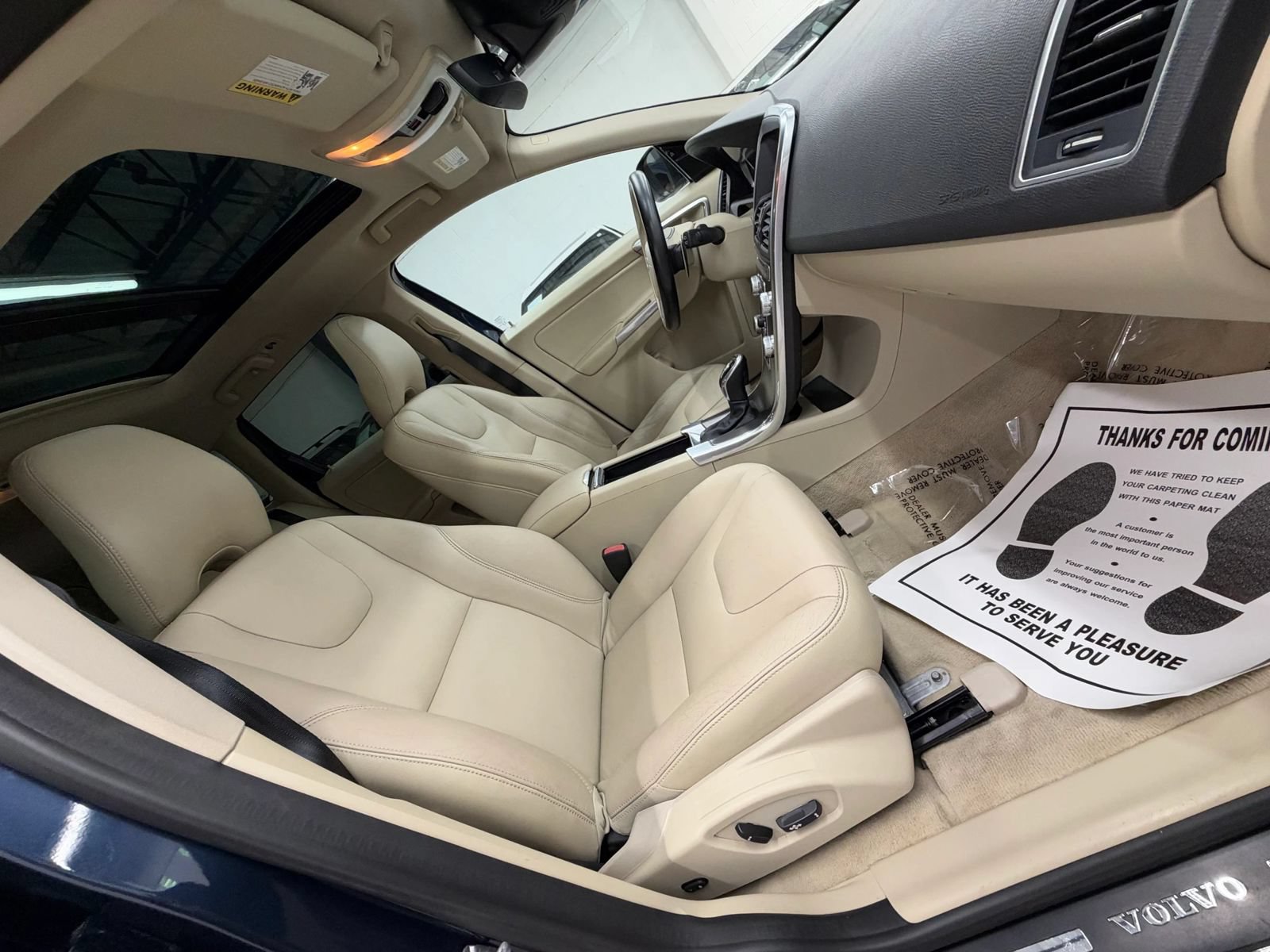 Used 2015 Volvo XC60 T6 AWD/4WD image 23