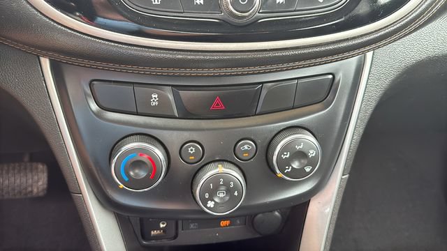 Used 2017 Chevrolet Trax LS FWD image 21