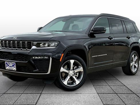 New 2026 Jeep Grand Cherokee L Limited RWD image 2