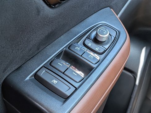 Used 2025 Subaru Forester Touring AWD/4WD image 25
