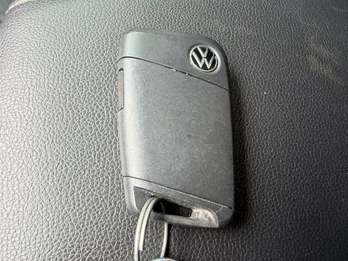 Used 2022 Volkswagen Tiguan SE FWD image 31