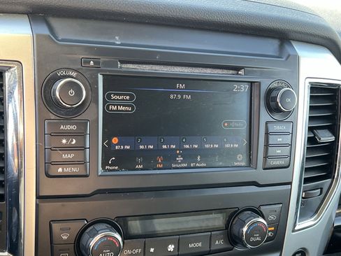 Used 2019 Nissan Titan SV w/ SV Convenience Package image 18