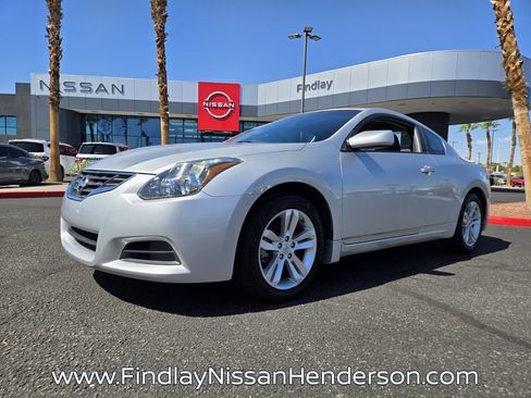 Used 2011 Nissan Altima 2.5 S w/ Convenience Pkg FWD image 2