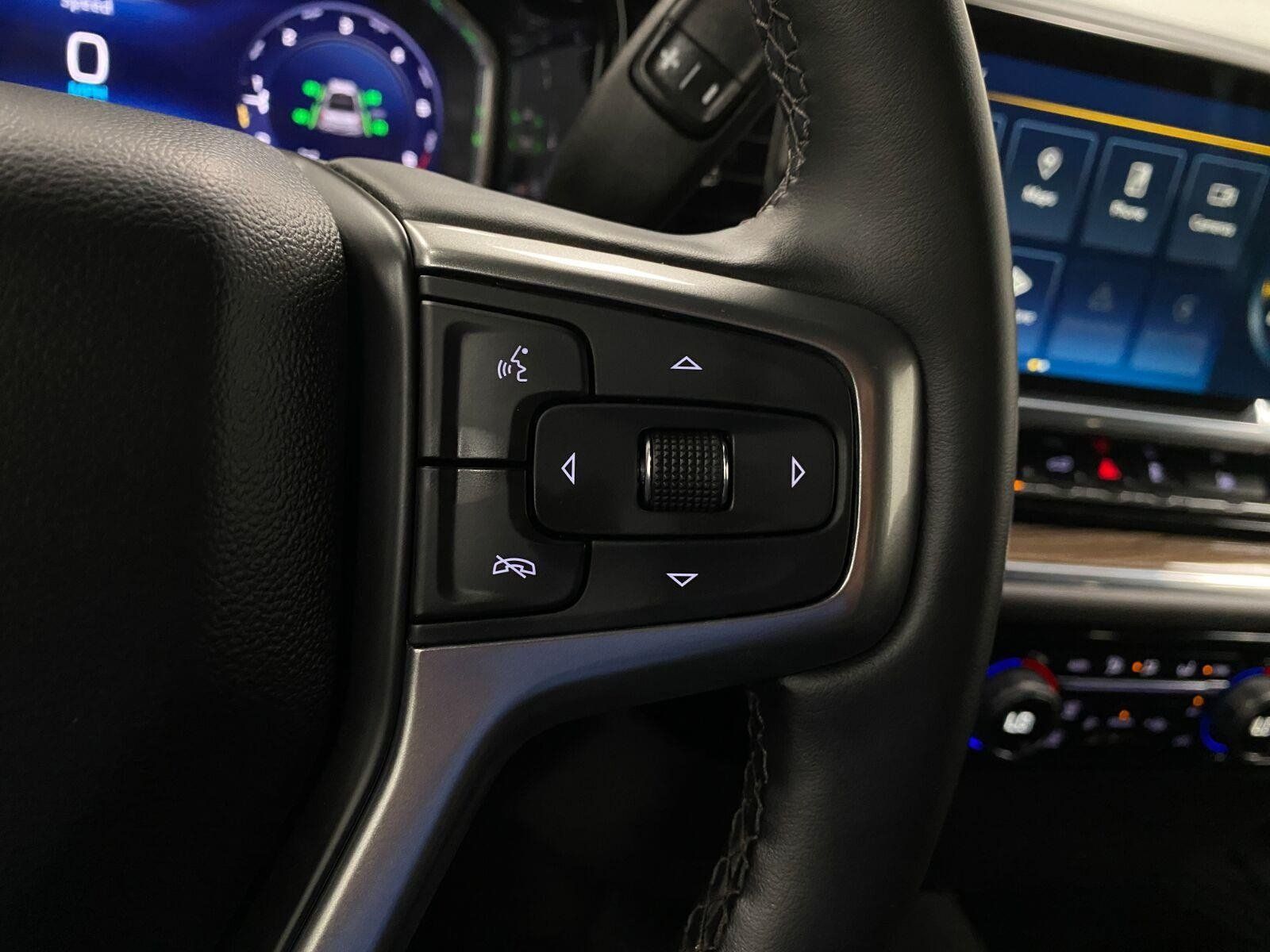 Used 2024 Chevrolet Silverado 1500 LT AWD/4WD image 18