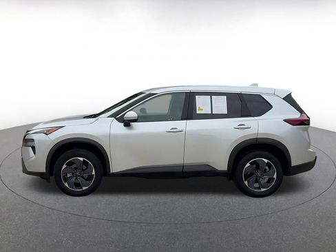 Used 2025 Nissan Rogue SV FWD image 9