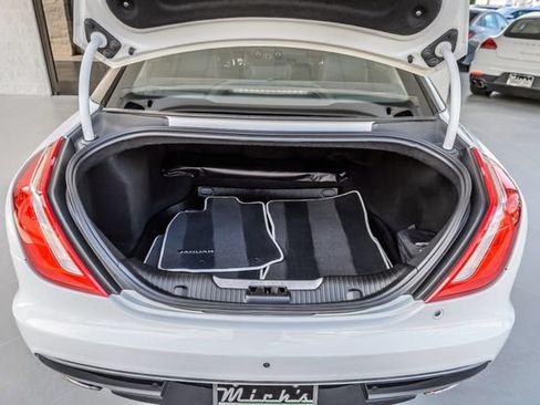 Used 2019 Jaguar XJ L Portfolio RWD image 11