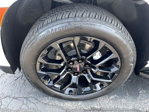 Certified 2024 GMC Yukon Denali AWD/4WD image 33