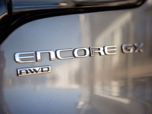 Used 2024 Buick Encore GX Avenir image 11
