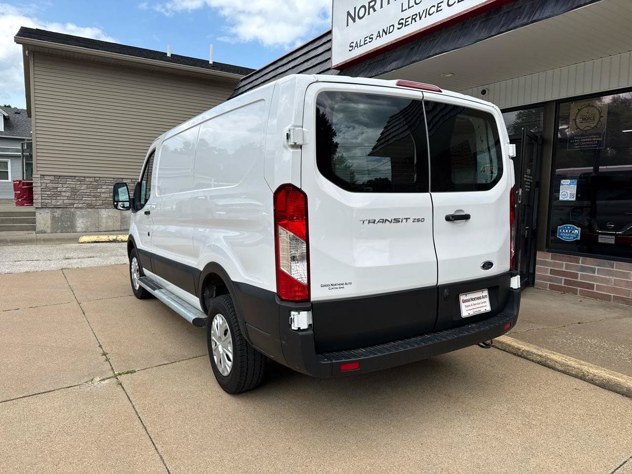 Used 2025 Ford Transit 250 Low Roof w/ Exterior Upgrade Package RWD image 5