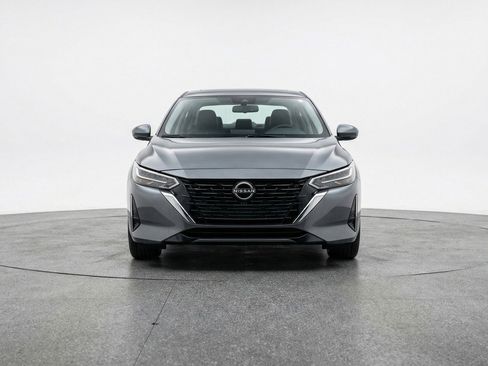 Used 2025 Nissan Sentra SV image 2