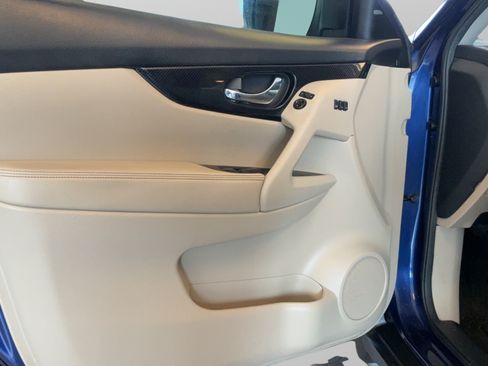 Used 2020 Nissan Rogue SL w/ Premium Package FWD image 24