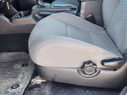 Used 2022 Toyota Tacoma SR image 25