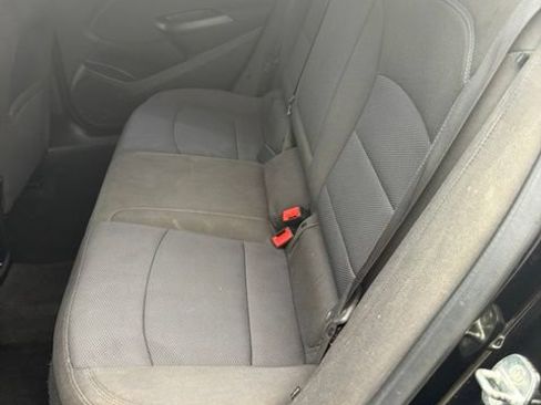 Used 2018 Chevrolet Cruze LT w/ Convenience Package FWD image 9