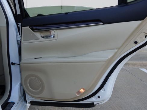 Used 2014 Lexus ES 350 image 39