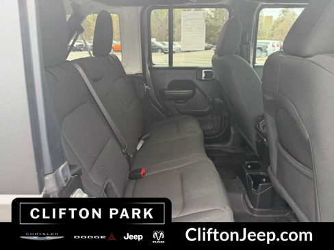 Used 2022 Jeep Wrangler Unlimited Sport AWD/4WD image 18