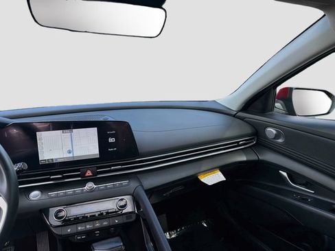 Certified 2025 Hyundai Elantra SEL FWD image 25