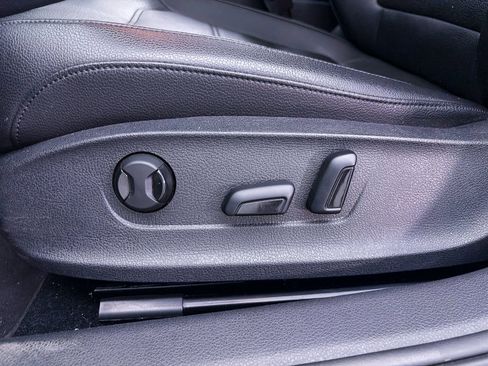 Used 2019 Volkswagen Passat 2.0T Wolfsburg FWD image 18