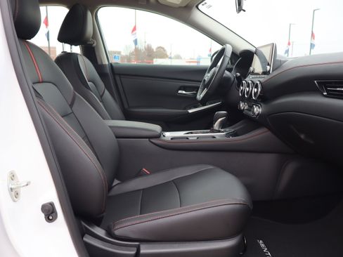 Used 2024 Nissan Sentra SR w/ SR Premium Package image 12