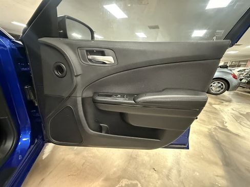 Used 2018 Dodge Charger SXT w/ Blacktop Package image 18