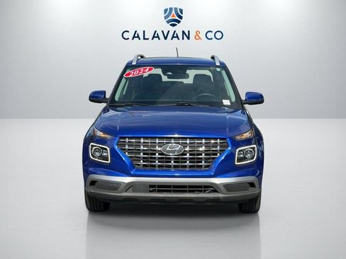 Used 2024 Hyundai Venue Limited FWD image 2