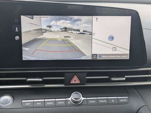 Used 2025 Hyundai Elantra Limited image 20